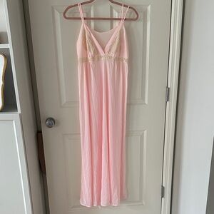 Vintage Gilead Elegant Pink Lace Trim Nightgown